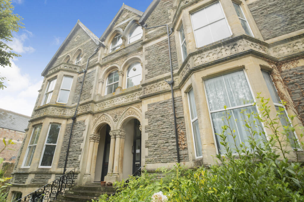 2 bed 1st Floor Flat for rent in Cardiff. From Moginie James - Roath