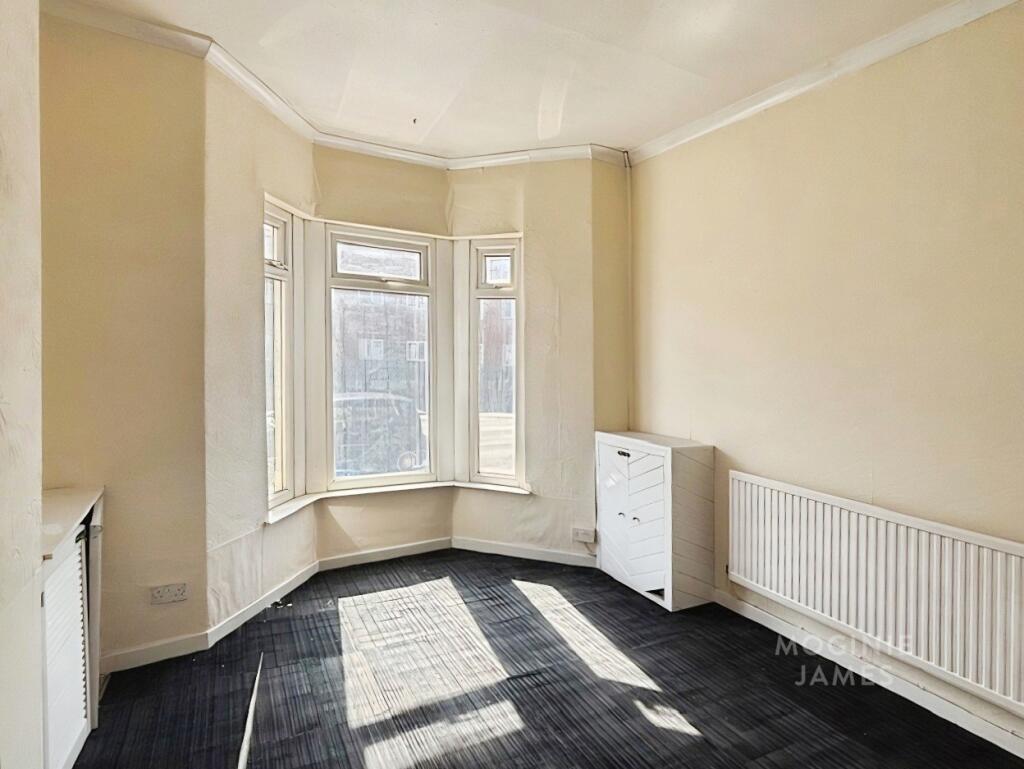 3 bed Mid Terraced House for rent in Cardiff. From Moginie James - Roath 3 bed Mid Terraced House for rent in Cardiff. From Moginie James - Roath