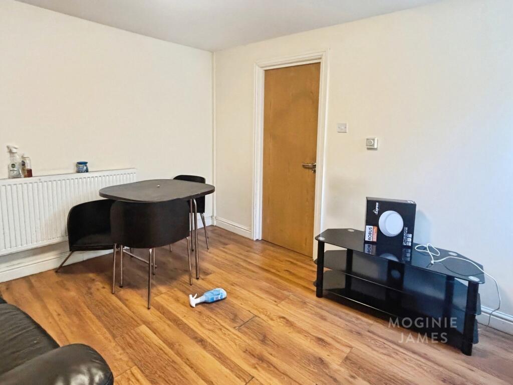 2 bed 1st Floor Flat for rent in Cardiff. From Moginie James - Roath