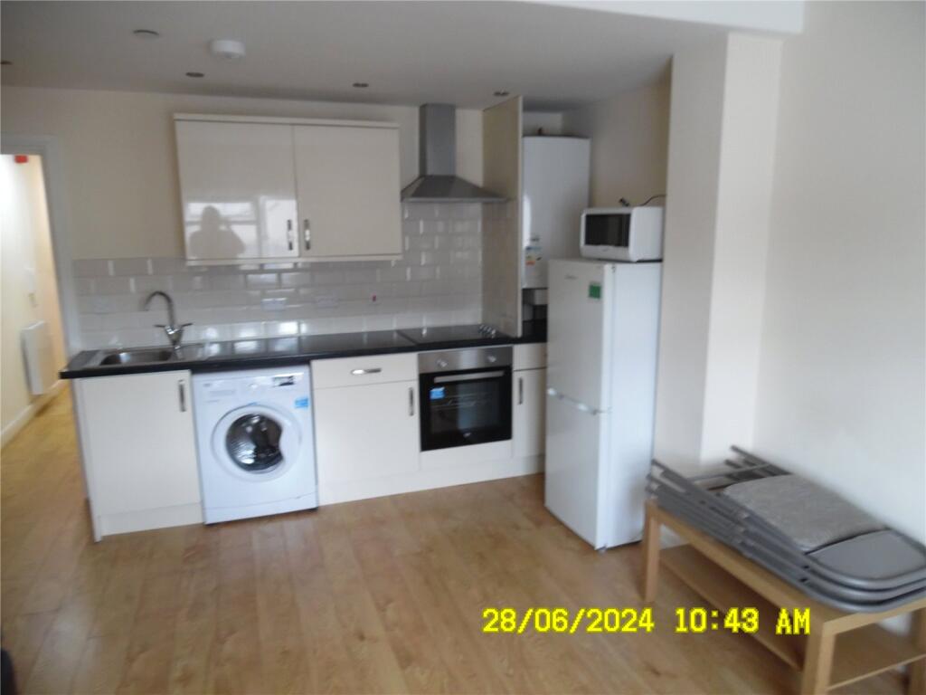 2 bed 1st Floor Flat for rent in Cardiff. From Moginie James - Roath 2 bed 1st Floor Flat for rent in Cardiff. From Moginie James - Roath