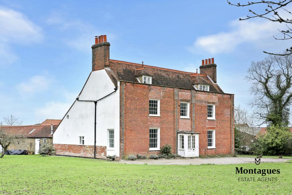 6 bed Detached for rent in . From Montagues - Epping