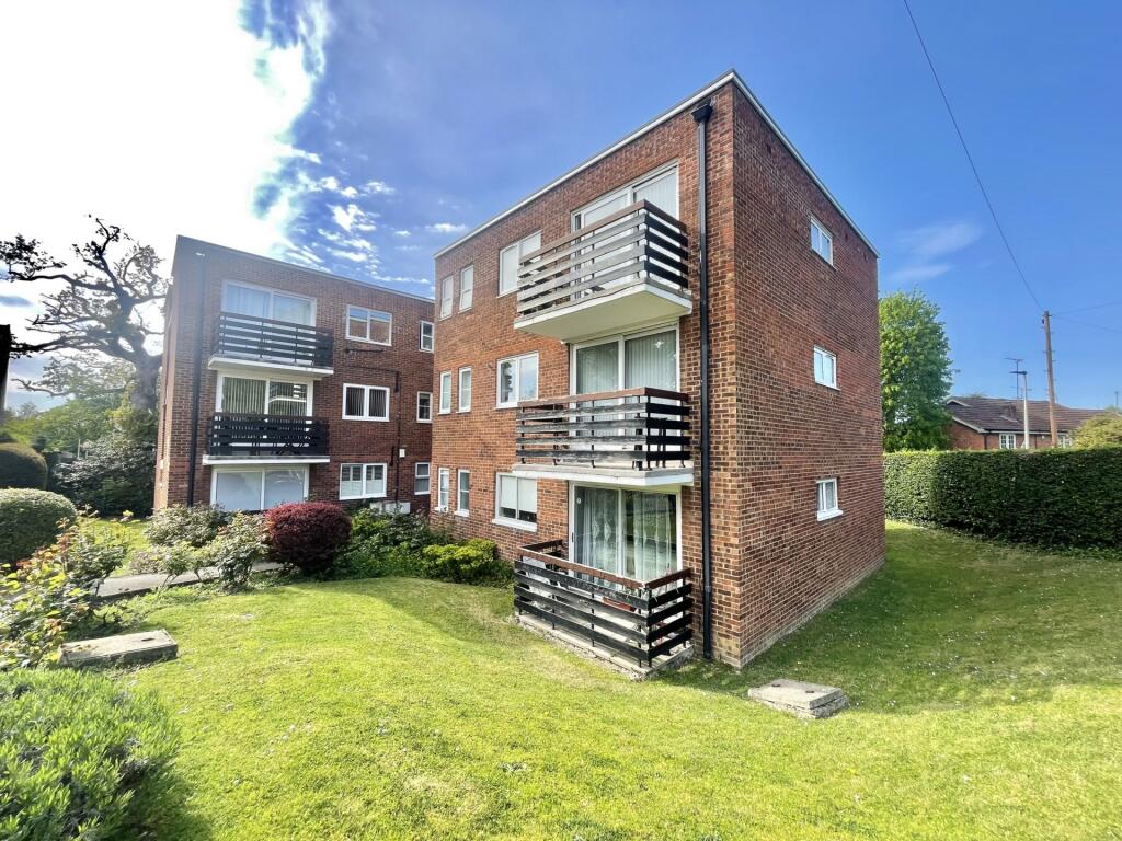 2 bed 1st Floor Flat for rent in Woodford. From Montagues - Epping 2 bed 1st Floor Flat for rent in Woodford. From Montagues - Epping
