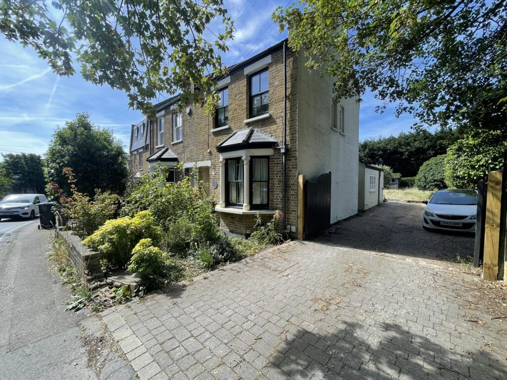 3 bed Cottage for rent in Epping. From Montagues - Epping