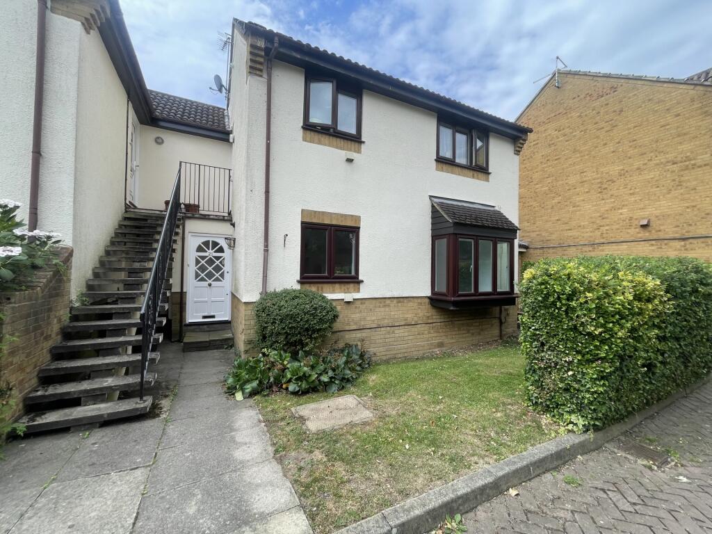 1 bed 1st Floor Flat for rent in Theydon Bois. From Montagues - Epping