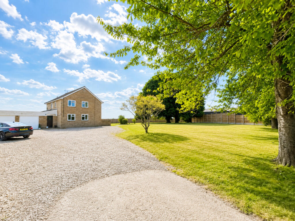 4 bed Detached for rent in Moreton. From Montagues - Epping
