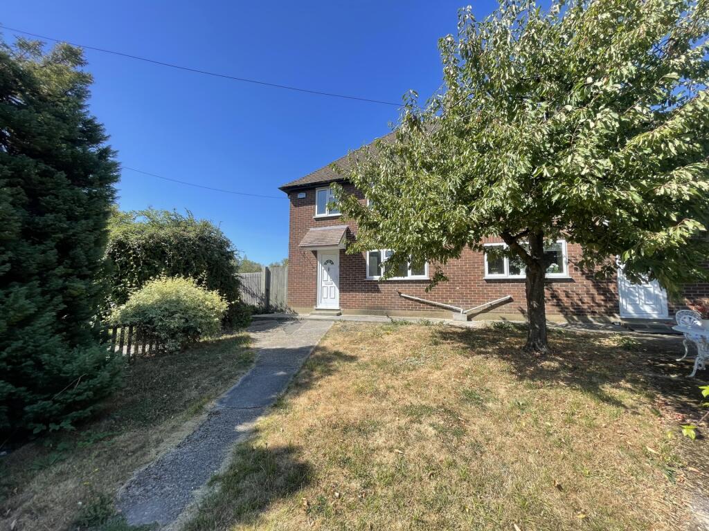 3 bed Detached for rent in Chigwell. From Montagues - Epping