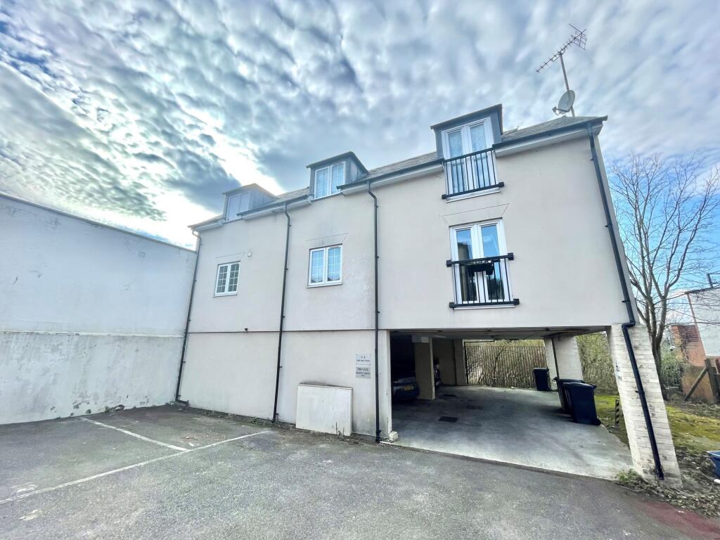 1 bed 1st Floor Flat for rent in Chipping Ongar. From Montagues - Epping