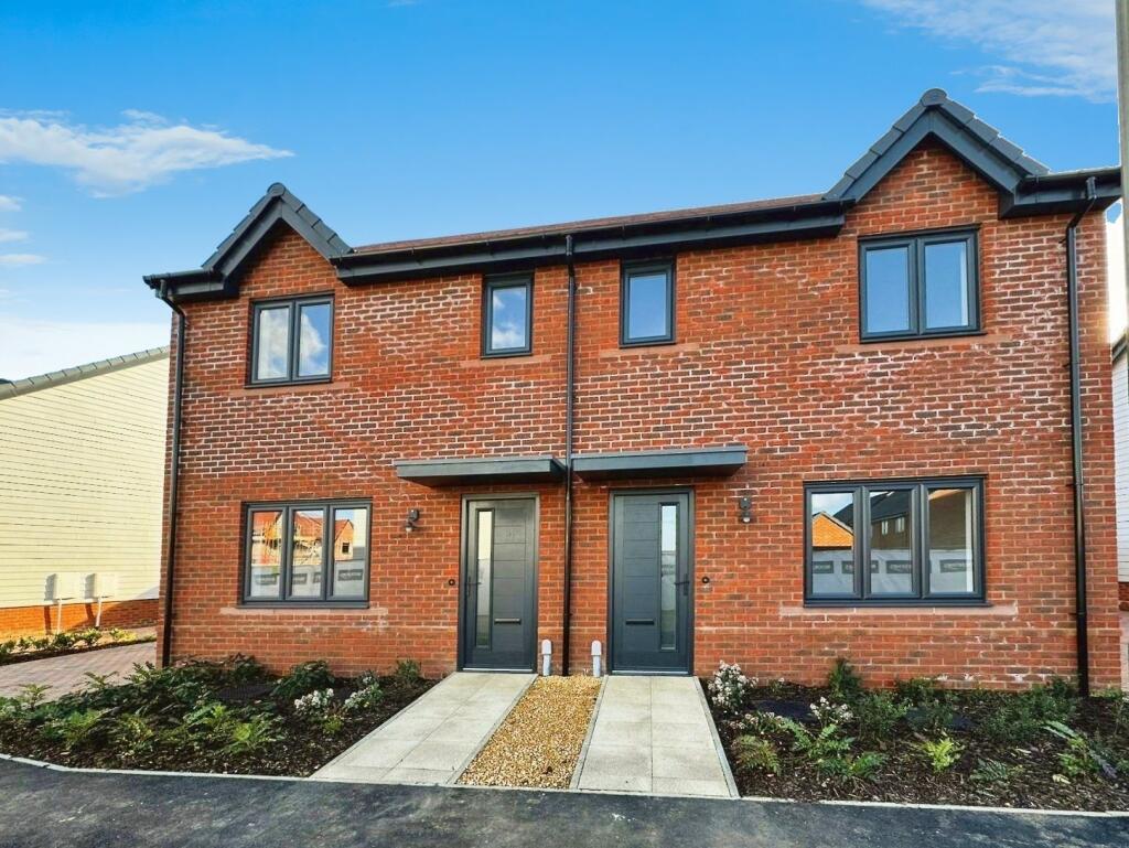 2 bed Semi Detached for rent in . From Moovahome - Swindon