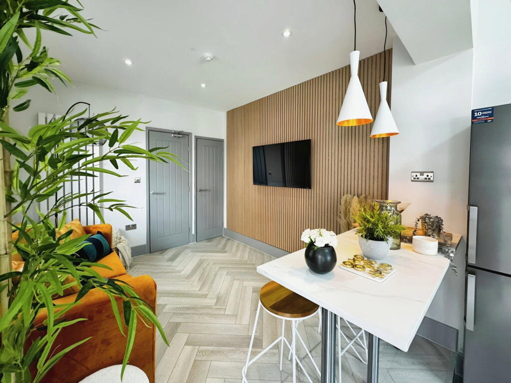 1 bed HMO for rent in Swindon. From Moovahome - Swindon