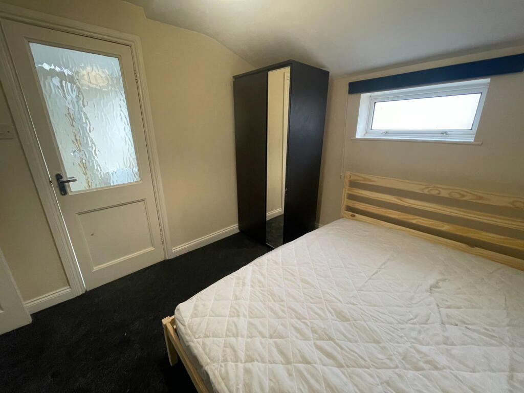 1 bed Semi Detached for rent in Swindon. From Moovahome - Swindon