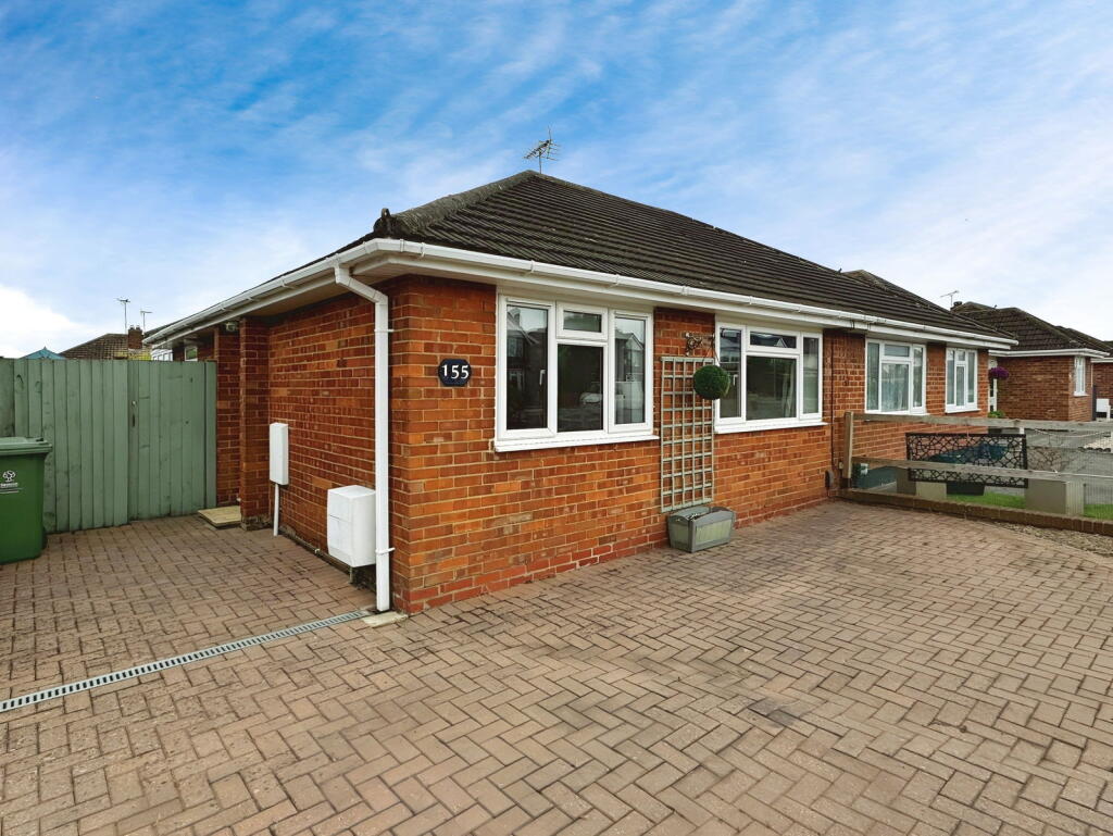 2 bed Detached for rent in Stratton St Margaret. From Moovahome - Swindon