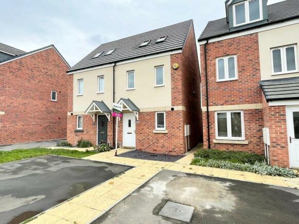 3 bed Detached for rent in Stratton St Margaret. From Moovahome - Swindon