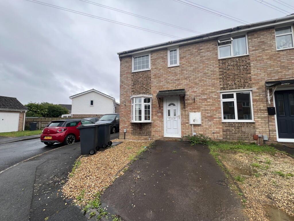 2 bed Mid Terraced House for rent in Blunsdon St Andrew. From Moovahome - Swindon