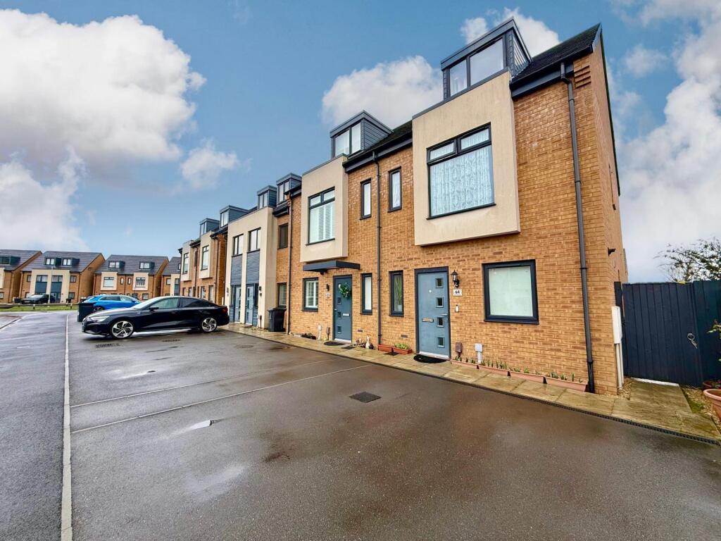 4 bed Semi Detached for rent in Swindon. From Moovahome - Swindon