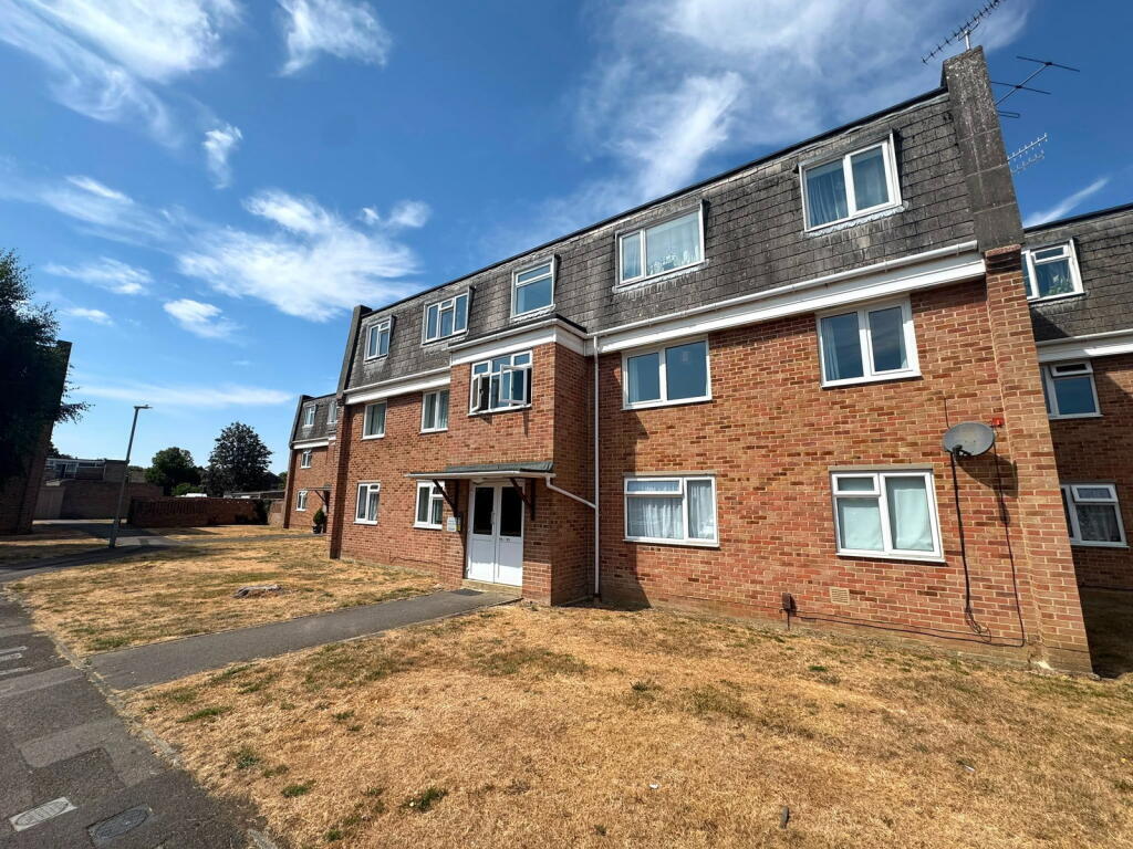 2 bed 1st Floor Flat for rent in Blunsdon St Andrew. From Moovahome - Swindon