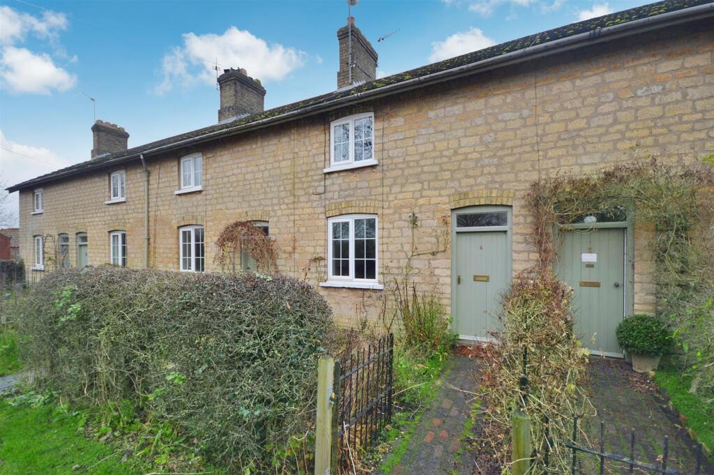 2 bed Mid Terraced House for rent in Lincoln. From Mount & Minster - Lincoln 2 bed Mid Terraced House for rent in Lincoln. From Mount & Minster - Lincoln