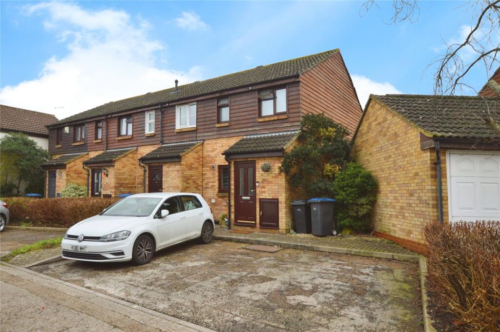 2 bed End of Terrace for rent in Roydon Hamlet. From Mullucks - Bishop's Stortford 2 bed End of Terrace for rent in Roydon Hamlet. From Mullucks - Bishop's Stortford