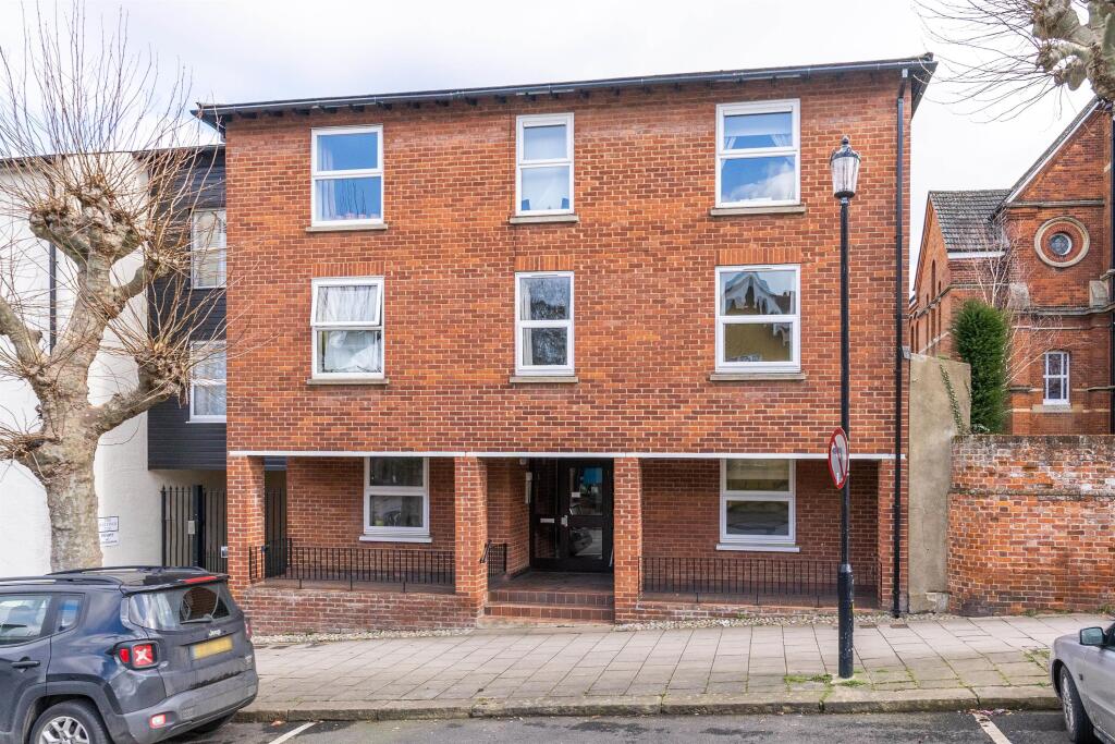1 bed Apartment for rent in Saffron Walden. From Mullucks - Bishop's Stortford