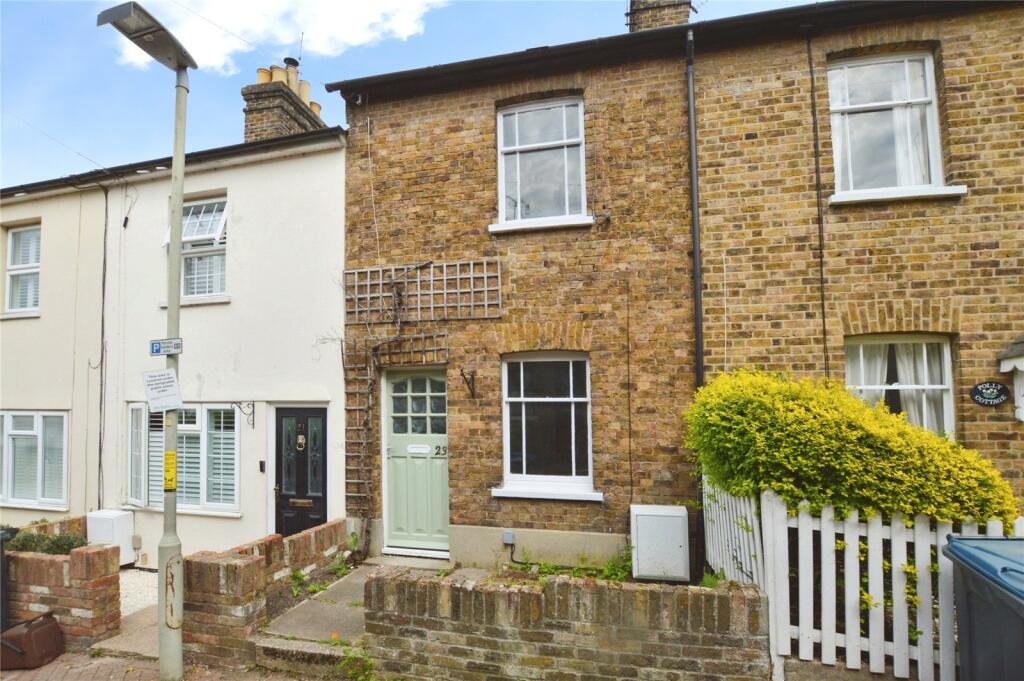 2 bed Mid Terraced House for rent in Bishop's Stortford. From Mullucks - Bishop's Stortford