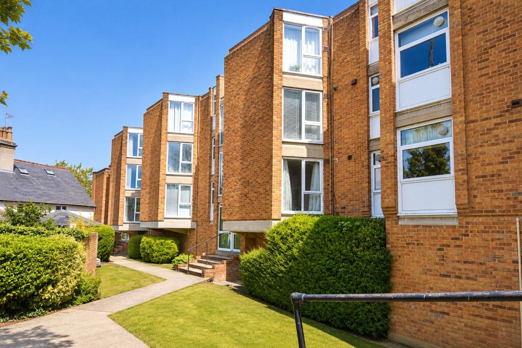 2 bed Apartment for rent in Saffron Walden. From Mullucks - Bishop's Stortford