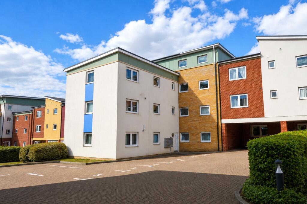 2 bed Apartment for rent in Harlow. From Mullucks - Bishop's Stortford