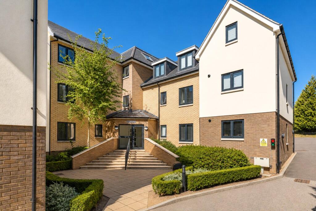 2 bed Apartment for rent in Epping. From Mullucks - Bishop's Stortford