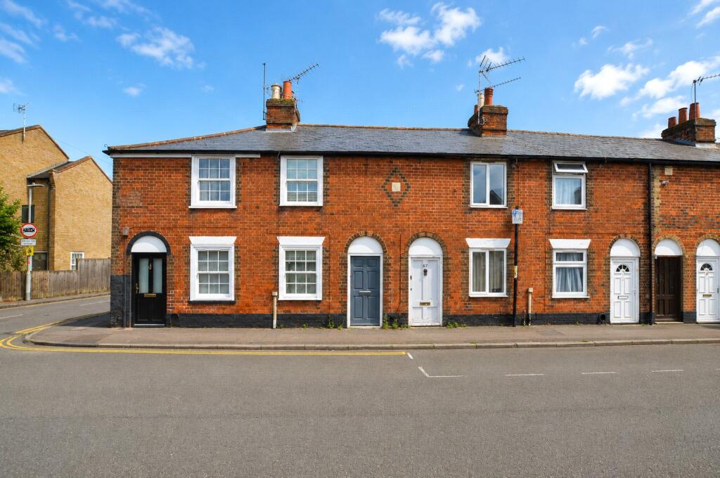 2 bed Mid Terraced House for rent in Bishop's Stortford. From Mullucks - Bishop's Stortford 2 bed Mid Terraced House for rent in Bishop's Stortford. From Mullucks - Bishop's Stortford