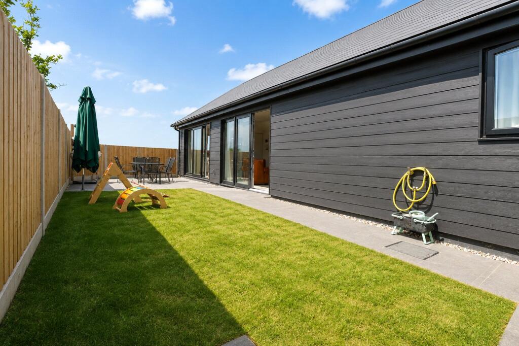 2 bed Bungalow for rent in Ware. From Mullucks - Bishop's Stortford