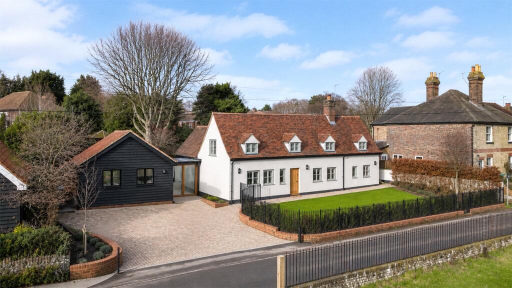 4 bed Detached for rent in Hadham Cross. From Mullucks - Bishop's Stortford