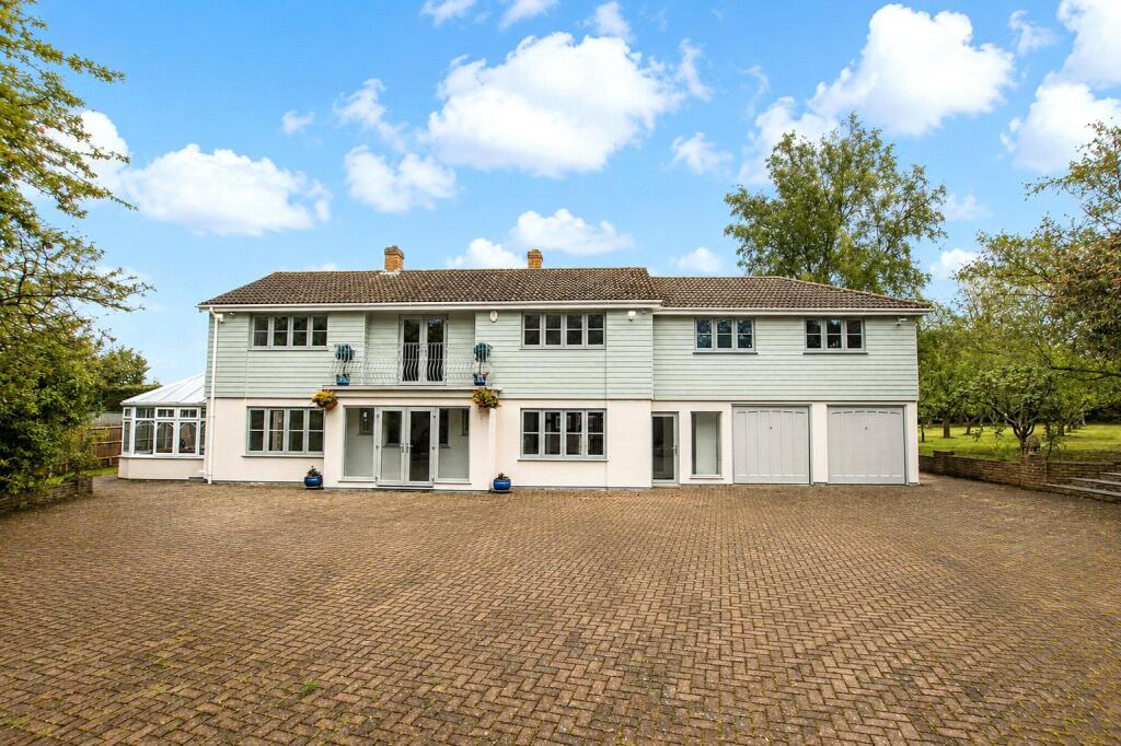 5 bed Detached for rent in Hill Green. From Mullucks - Bishop's Stortford 5 bed Detached for rent in Hill Green. From Mullucks - Bishop's Stortford