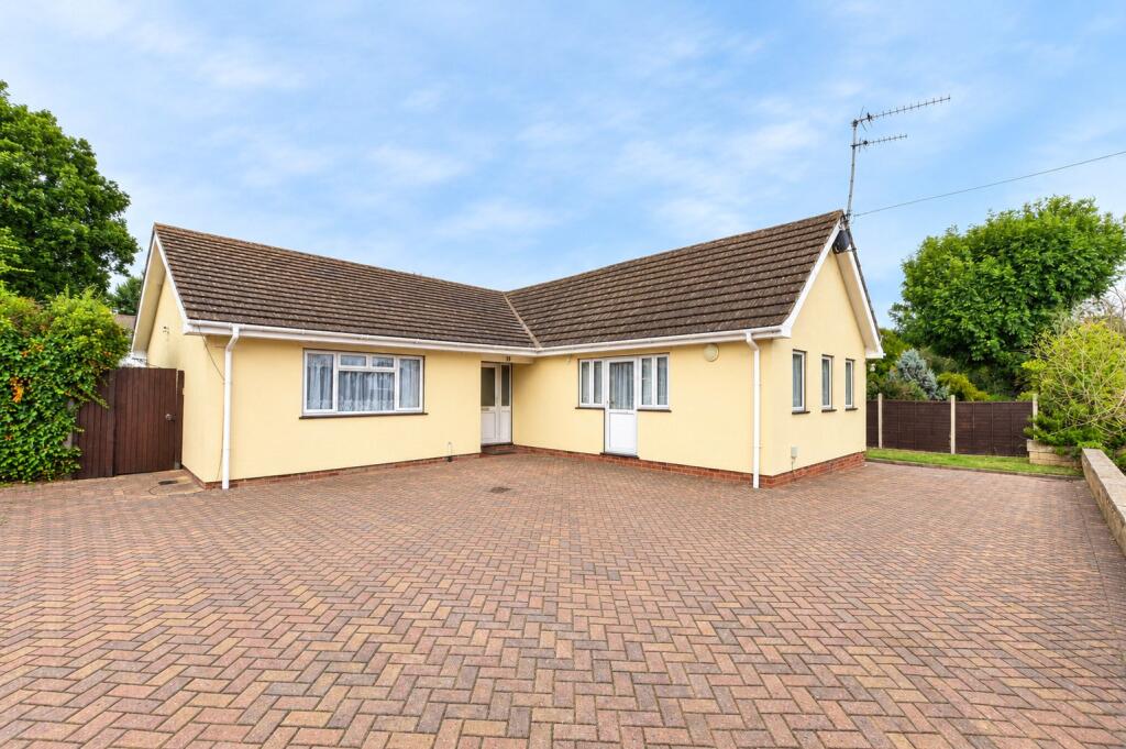 4 bed Bungalow for rent in Stansted Mountfitchet. From Mullucks - Bishop's Stortford 4 bed Bungalow for rent in Stansted Mountfitchet. From Mullucks - Bishop's Stortford