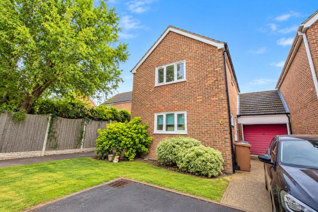 3 bed Link detached for rent in Thorley Street. From Mullucks - Bishop's Stortford
