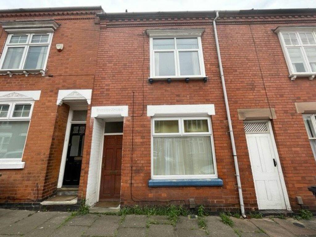 4 bed Mid Terraced House for rent in Leicester. From Barkers - Leicester