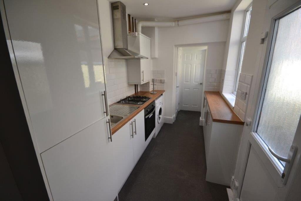 3 bed Mid Terraced House for rent in Leicester. From Barkers - Leicester