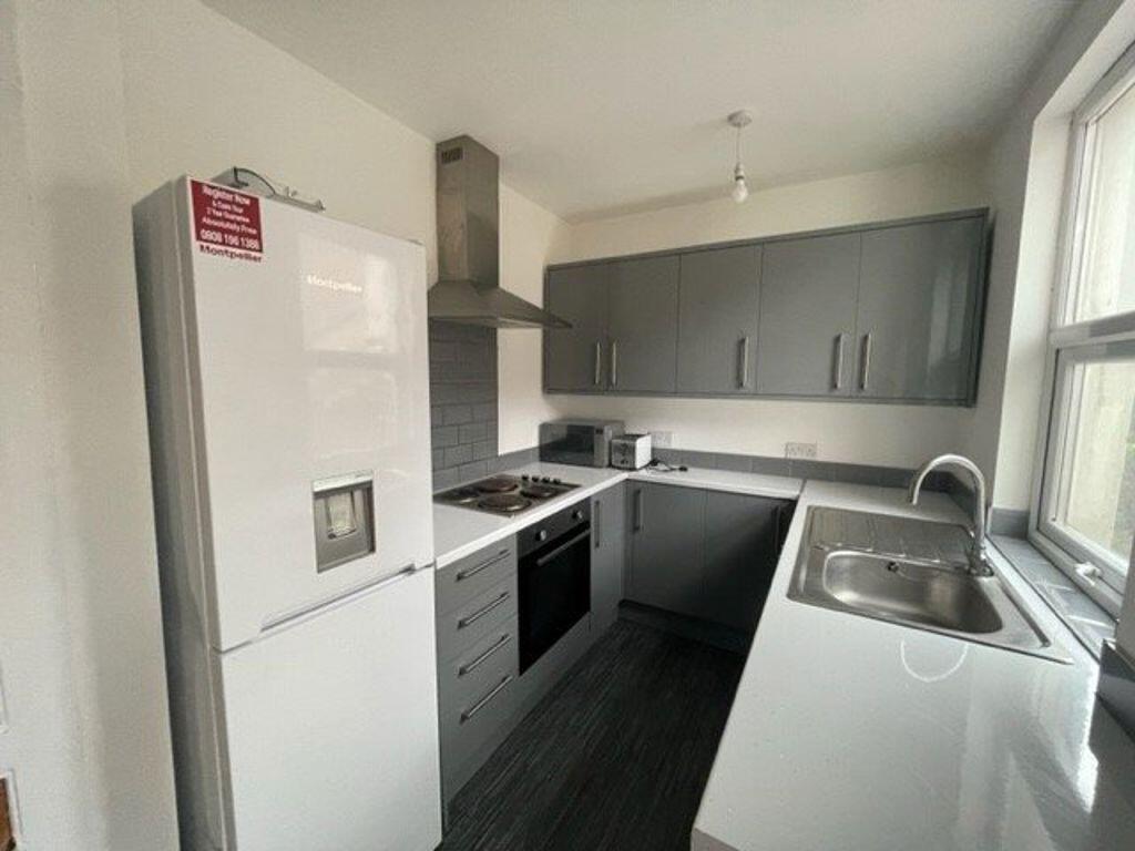 3 bed Mid Terraced House for rent in Leicester. From Barkers - Leicester