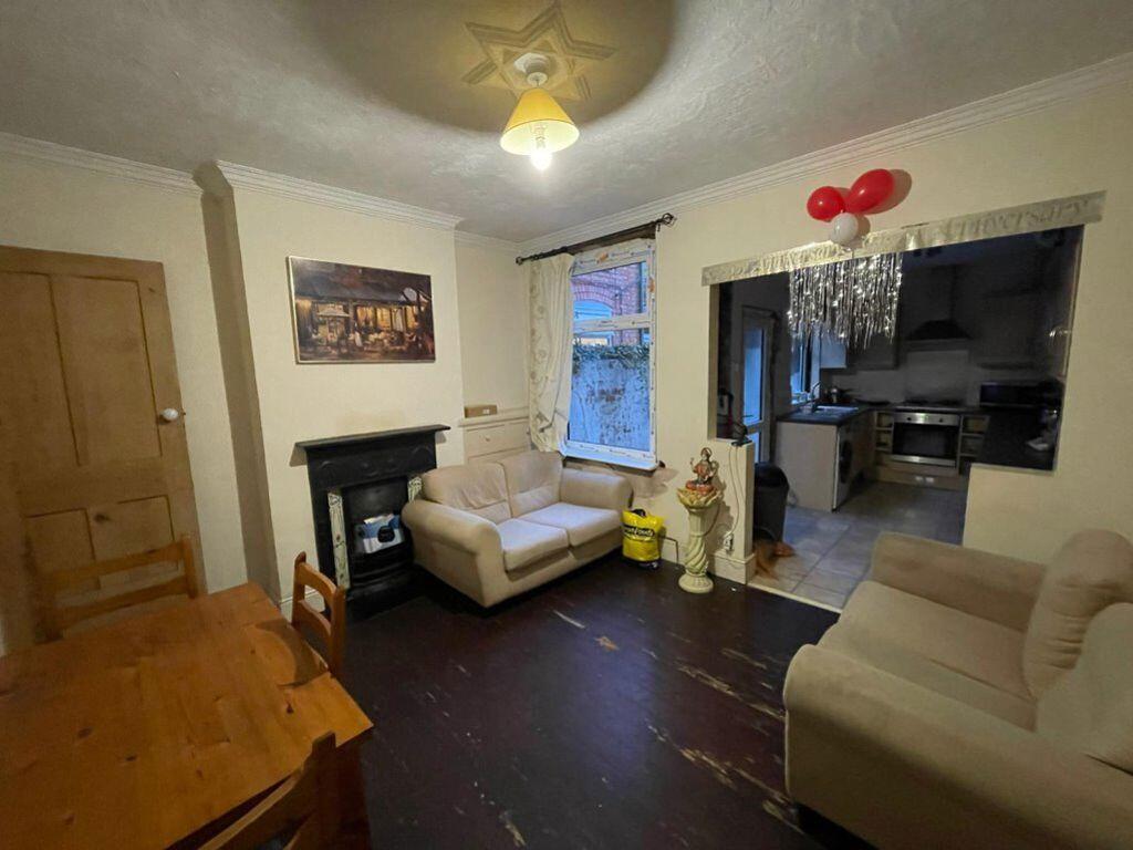 3 bed Mid Terraced House for rent in Leicester. From Barkers - Leicester