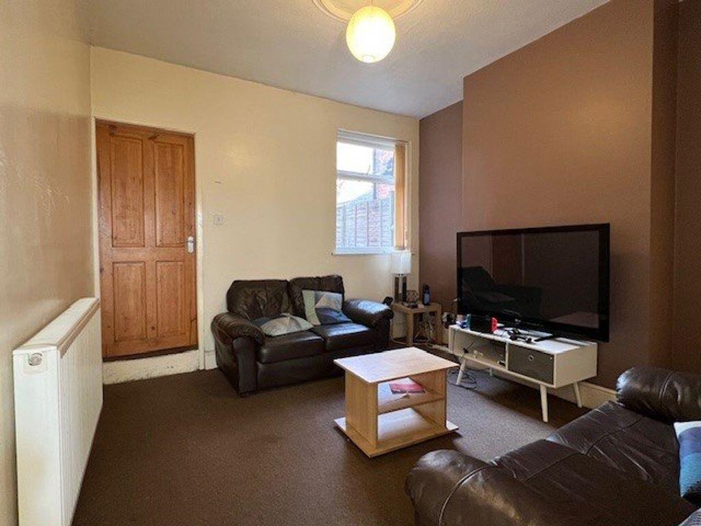 2 bed Mid Terraced House for rent in Leicester. From Barkers - Leicester