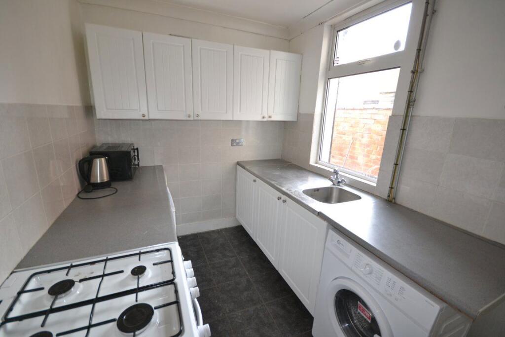 3 bed Mid Terraced House for rent in Leicester. From Barkers - Leicester