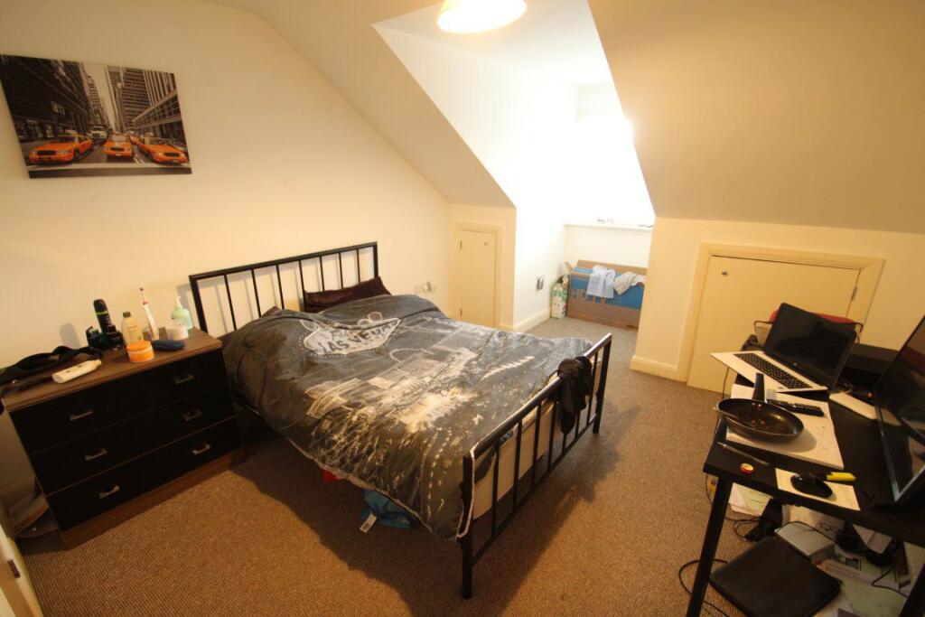 4 bed Detached for rent in Leicester. From Barkers - Leicester