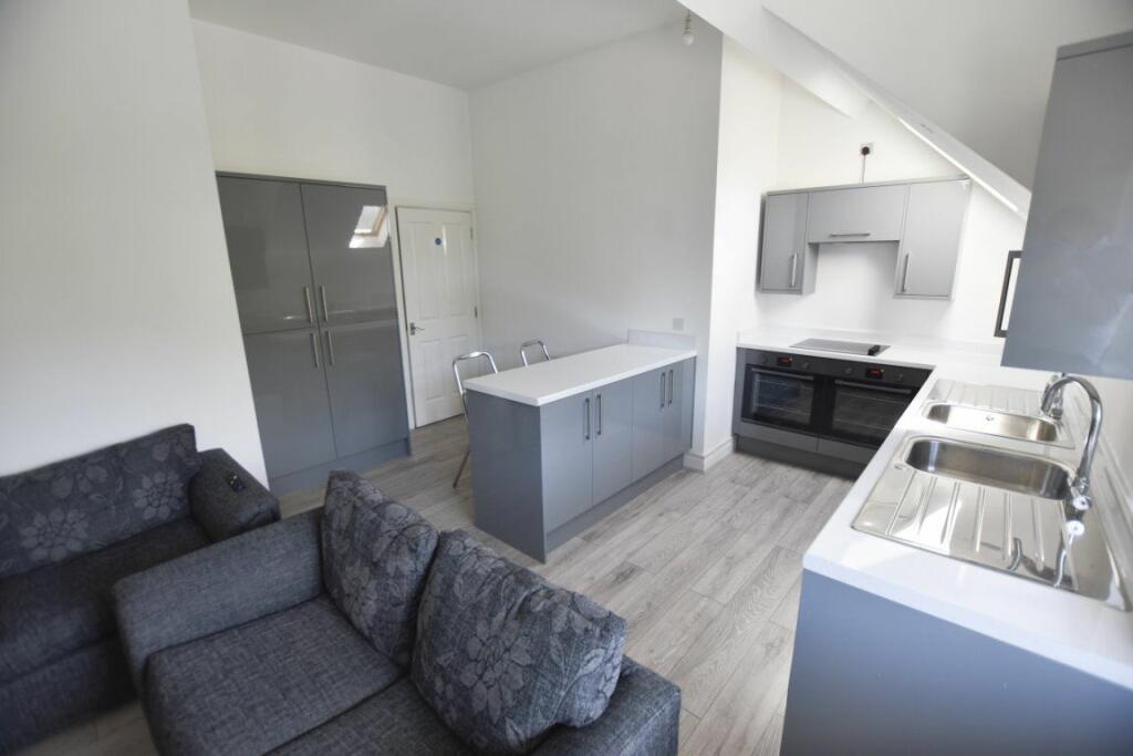 5 bed Apartment for rent in Leicester. From Barkers - Leicester