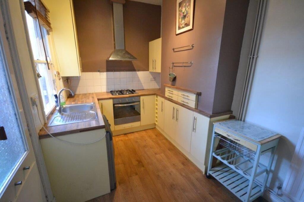 2 bed Mid Terraced House for rent in Leicester. From Barkers - Leicester