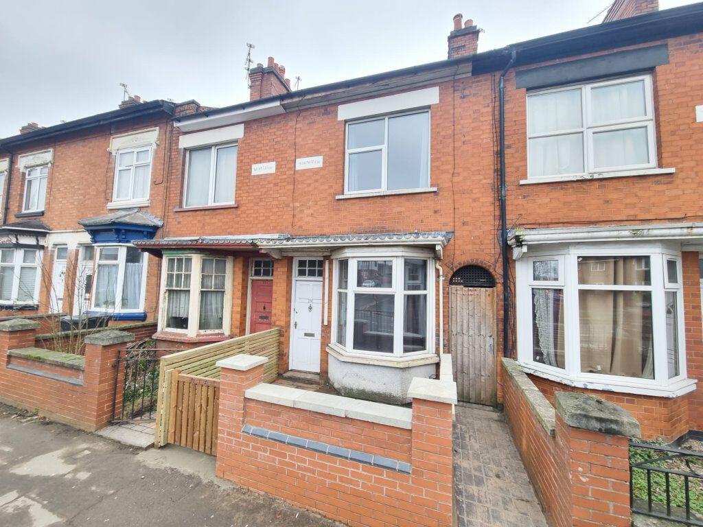 2 bed Mid Terraced House for rent in Leicester. From Barkers - Leicester