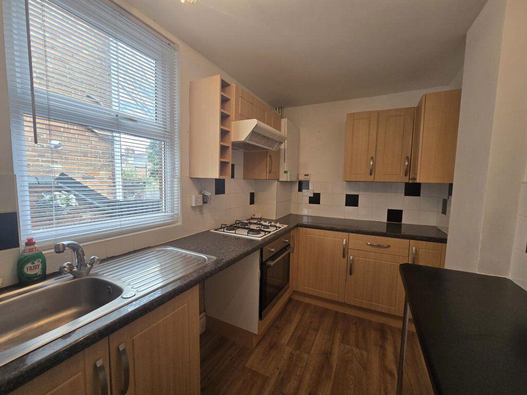 2 bed Mid Terraced House for rent in Leicester. From Barkers - Leicester