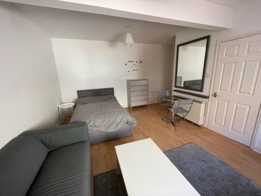 4 bed Studio for rent in Leicester. From Barkers - Leicester