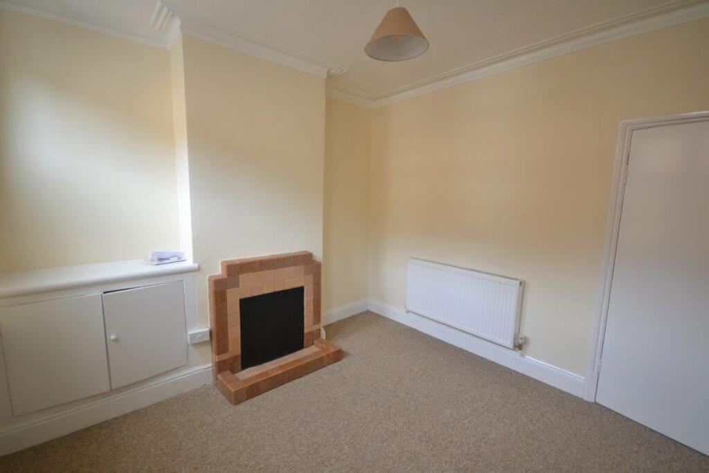 2 bed Mid Terraced House for rent in Stoughton. From Barkers - Leicester