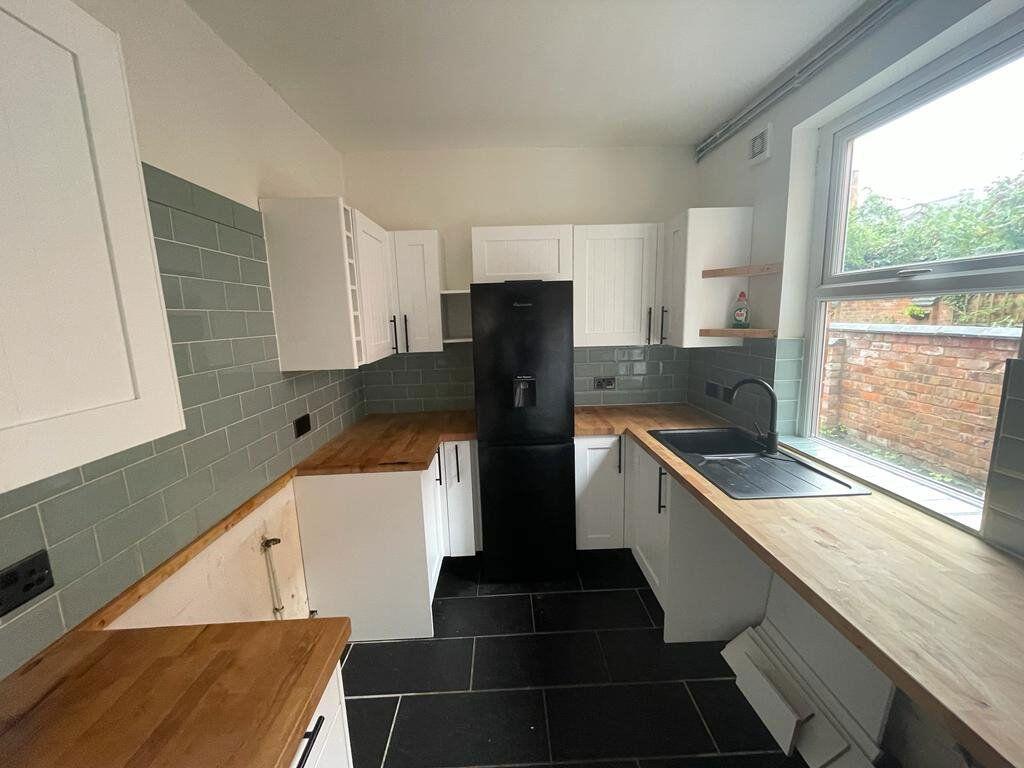 3 bed Mid Terraced House for rent in Leicester. From Barkers - Leicester