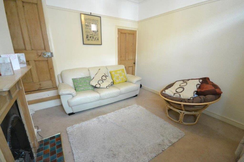 4 bed Mid Terraced House for rent in Stoughton. From Barkers - Leicester