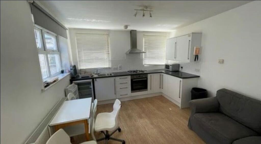 3 bed Semi Detached for rent in Leicester Forest East. From Barkers - Leicester 3 bed Semi Detached for rent in Leicester Forest East. From Barkers - Leicester