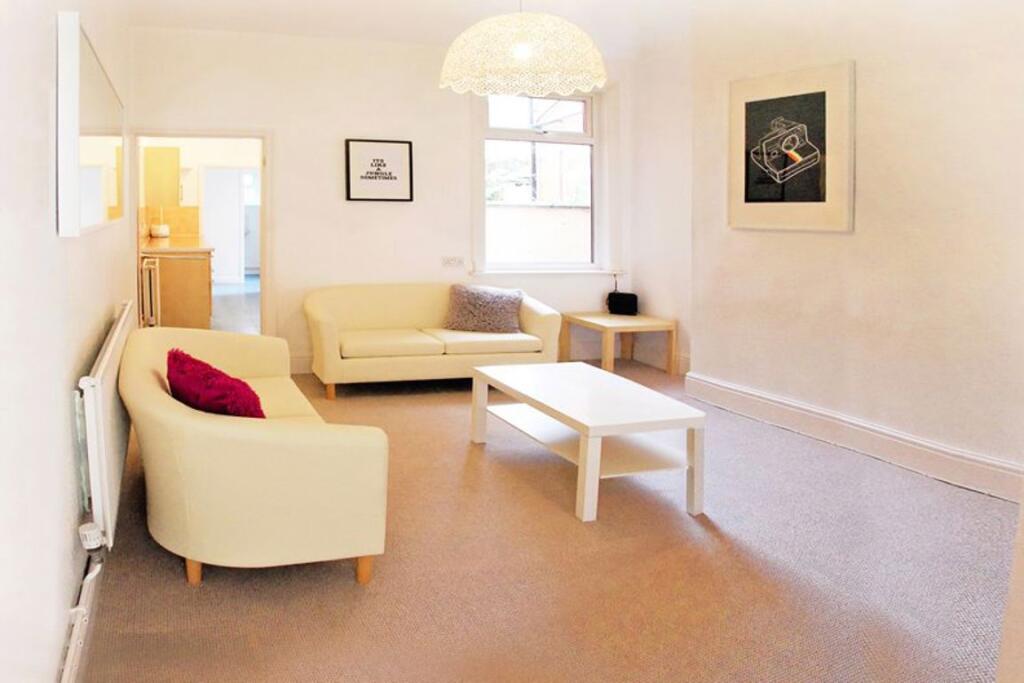 4 bed Mid Terraced House for rent in Stoughton. From Barkers - Leicester