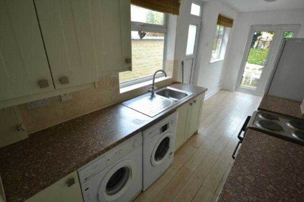 2 bed Mid Terraced House for rent in Stoughton. From Barkers - Leicester 2 bed Mid Terraced House for rent in Stoughton. From Barkers - Leicester